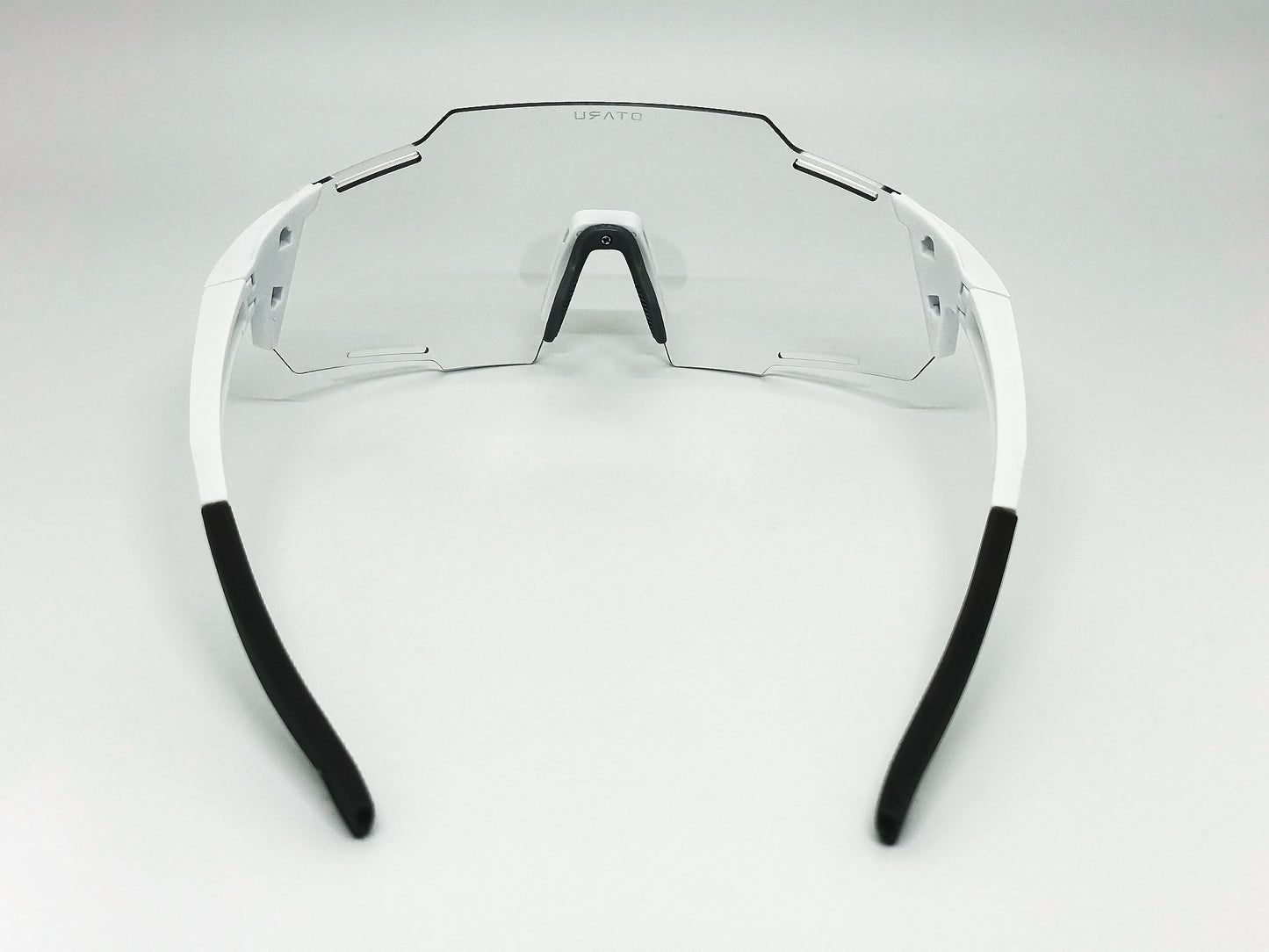 Elicit - White / Grey